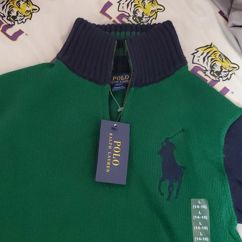 Sweater - Picture 2 of 3